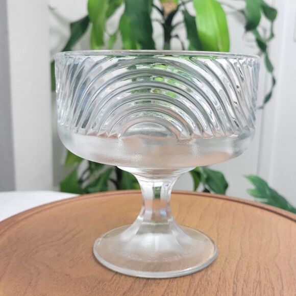 VINTAGE ✨️ EO Brody Company Clear Pressed Glass Compote Footed Bowl Dish - Picture 1 of 9